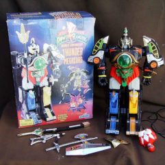 Robô Thunder Megazord dos Powers Rangers na Caixa Anos 90
