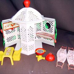 Casa de Jardim da Coleção Moranguinho dos Anos 80 da Estrela