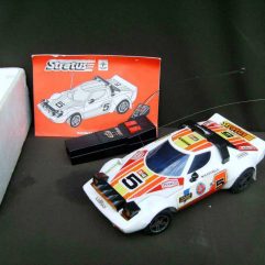Carrinho Antigo Stratus da Estrela dos anos 80 na caixa