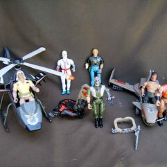 Lote Coleção de Bonecos Rambo e naves dos anos 80 Glasslite