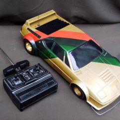 Antigo e Raro Carro Pégasus Dourado da Estrela dos anos 80