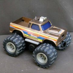 Carrinho Monster Machine Duro na Queda dos anos 80