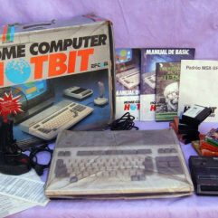 Computador Antigo Hotbit Cartuchos Manuais e Data Corder Anos 80