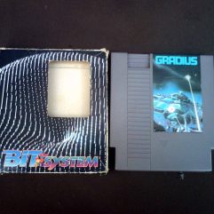 Cartucho Jogo Gradius Bit System Nintendo na caixa