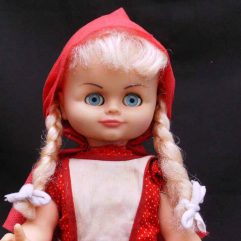 Boneca Antiga Chapeuzinho Vermelho da Atma anos 70