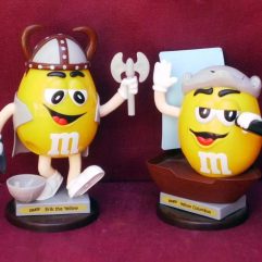 2 Dispenser M&m Amarelos Yellow Colombus E Erik The Yellow