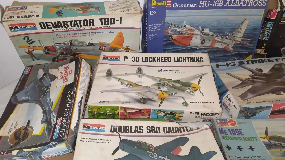Lote Aviões Miniatura Revell E Outros Incompletos Com Caixas - Imagem 14