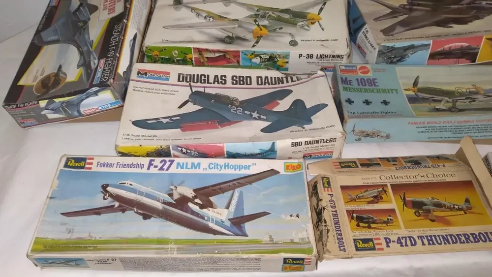 Lote Aviões Miniatura Revell E Outros Incompletos Com Caixas - Imagem 2