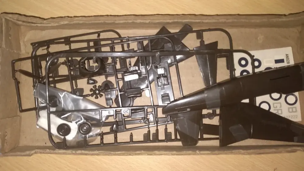 Lote Aviões Miniatura Revell E Outros Incompletos Com Caixas - Imagem 7
