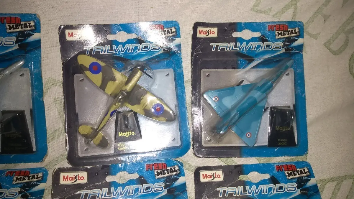 Coleção Aviões Em Miniatura Maisto Jornal Extra - Imagem 12