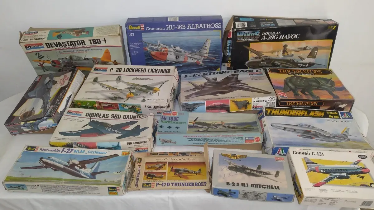 Lote Aviões Miniatura Revell E Outros Incompletos Com Caixas - Imagem 11