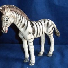 Antiga Zebra De Borracha Com 23cm De Altura
