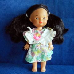 Boneca Antiga Da Estrela Usada 18cm Altura Cabelos Pretos