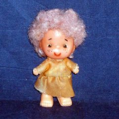 Boneca Antiga Miniatura Cabeça De Borracha Corpo De Plastico