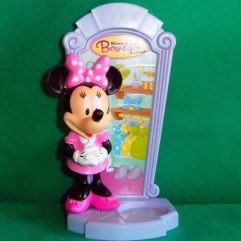 Boneca Minnie Mouse Boutique Com Base Incompleta 18cm Altura