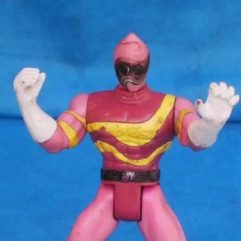 Boneco Antigo Estilo Seriado Japonês Rosa Banco Amarelo