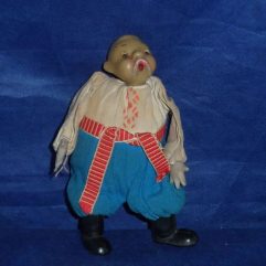 Boneco Antigo Pano Roupa Típica Ucrania Cabeça De Plastico