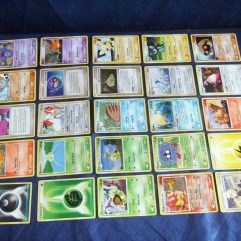 Cartas De 25 Cards Pokemon Variadas Com Holográficos Lote G
