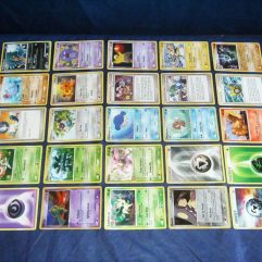 Cartas De 25 Cards Pokemon Variadas Com Holográficos Lote L