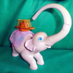 Elefante Da Barbie Mattel Usado Com Defeito Incompleto 28cm