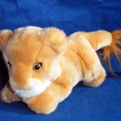 Leão Pelúcia Usado The Lion Habitat Mgm Com 24cm Comprimento