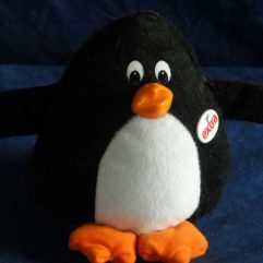 Pinguim De Pelúcia Promicional Do Supermercado Extra