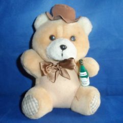 Urso De Pelúcia Usado 20cm Segurando Garrafinha De Champagne